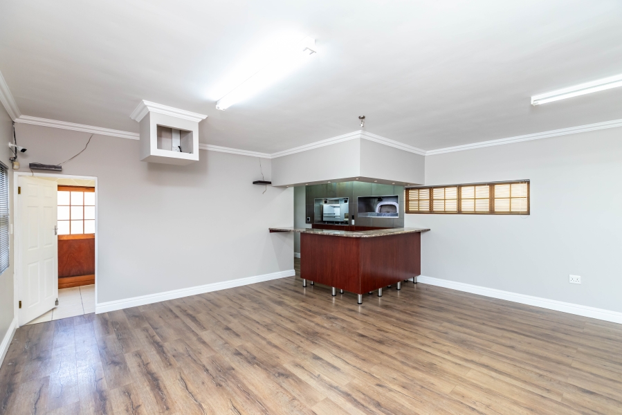 6 Bedroom Property for Sale in Dorchester Heights Eastern Cape